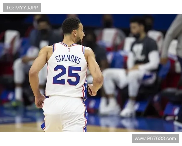 美记曝西蒙斯右手控竿却用左手投篮生涯选择引热议体育界广泛讨论